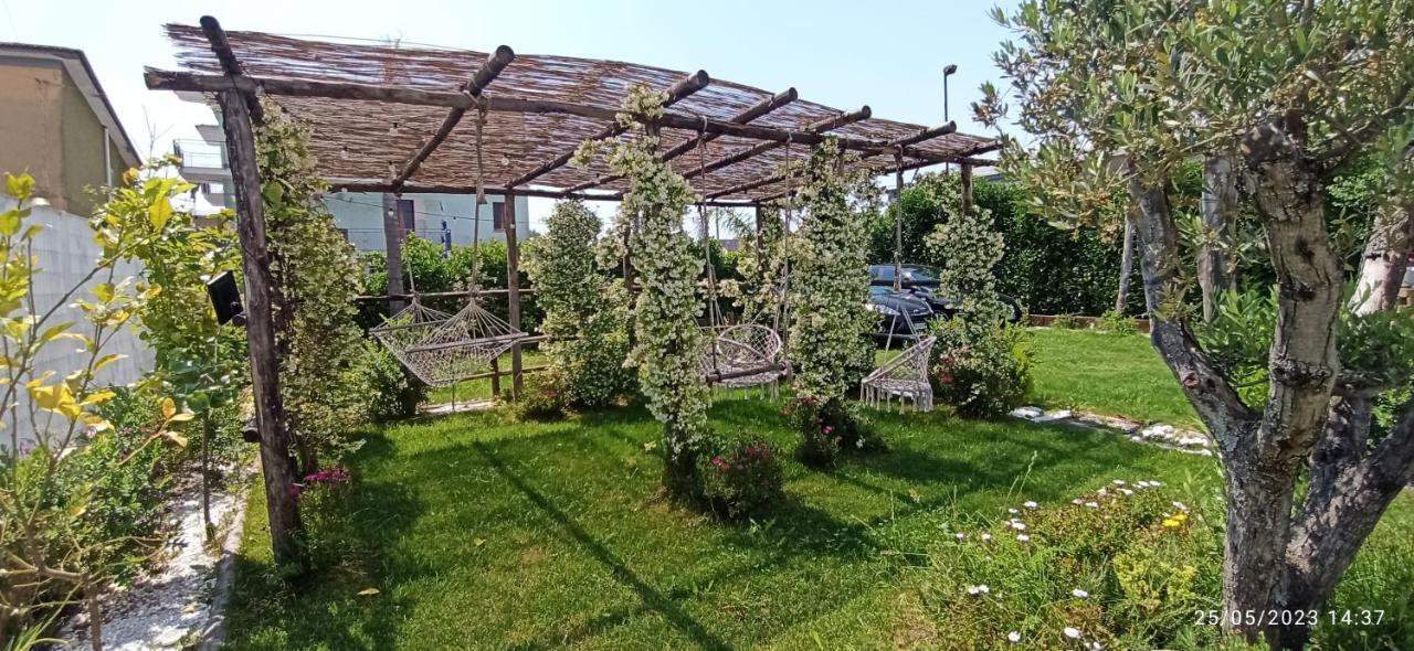 La Villa Degli Dei - Guest House كاستيلاّماري دي ستا المظهر الخارجي الصورة